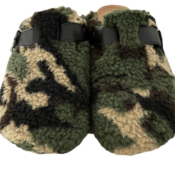 Women's Slipper, Time And Tru, Multi Color, NWT - Picture 2 of 6